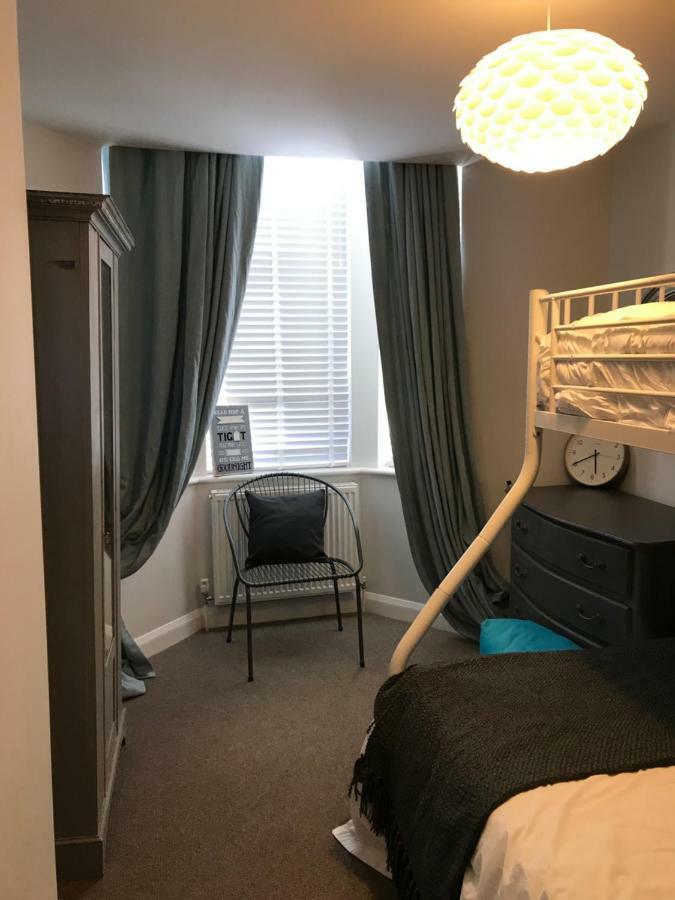Апартаменти Wight View, Flat 2 Rosslyn House Свонідж Екстер'єр фото