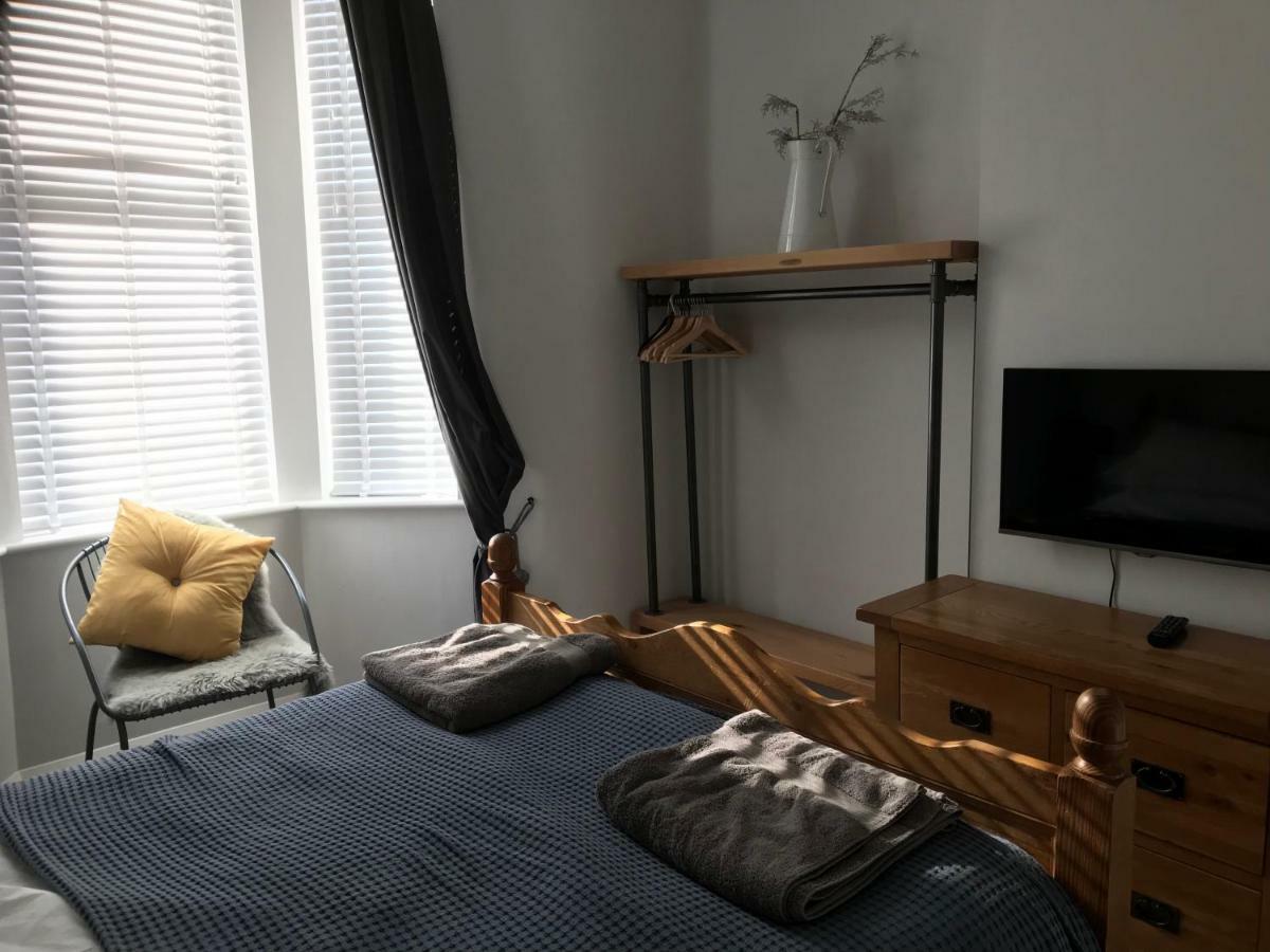 Апартаменти Wight View, Flat 2 Rosslyn House Свонідж Екстер'єр фото